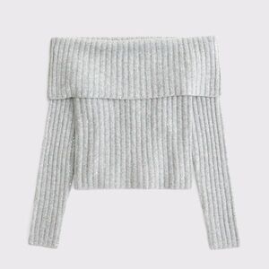 Abercrombie & Fitch Light Gray Off-Shoulder Sweater